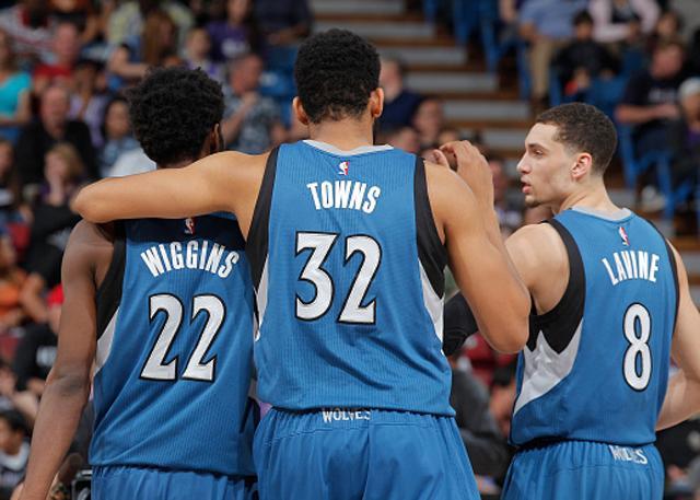 而库里用自 而库里用自