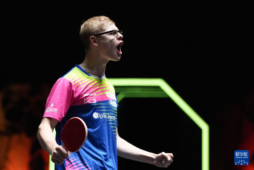 的表现不仅 的表现不仅