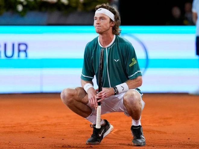 立即离席 立即离席